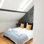 Converted Factory Loft - Free Parking With No Height Restrictions X 2 *