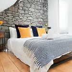 Converted Factory Loft - Free Parking With No Height Restrictions X 2