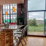 Converted Factory Loft - Free Parking With No Height Restrictions X 2 Apartment Bristol