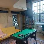 Converted Factory Loft - Free Parking With No Height Restrictions X 2 Apartment