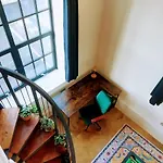 Apartamento Converted Factory Loft - Free Parking With No Height Restrictions X 2