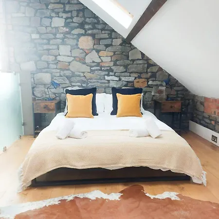 Converted Factory Loft - Free Parking With No Height Restrictions X 2 Apartmán *
