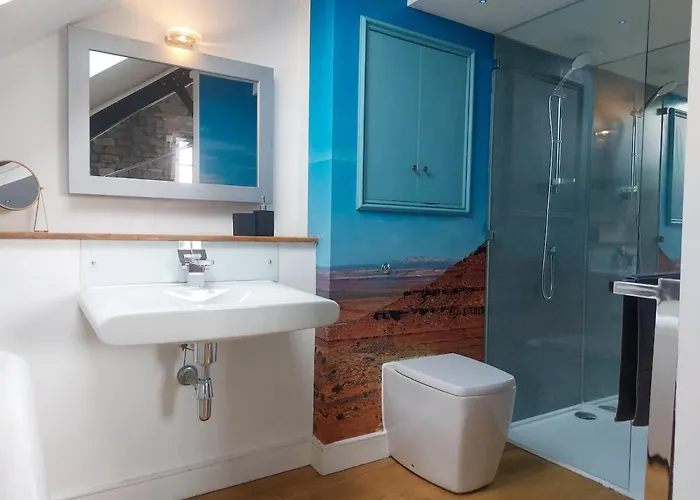 Converted Factory Loft - Free Parking With No Height Restrictions X 2 * Bristol