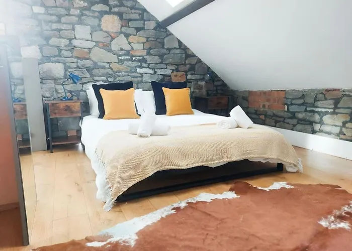 Apartamento Converted Factory Loft - Free Parking With No Height Restrictions X 2 *