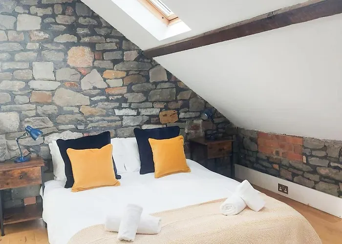 Apartamento Converted Factory Loft - Free Parking With No Height Restrictions X 2 *