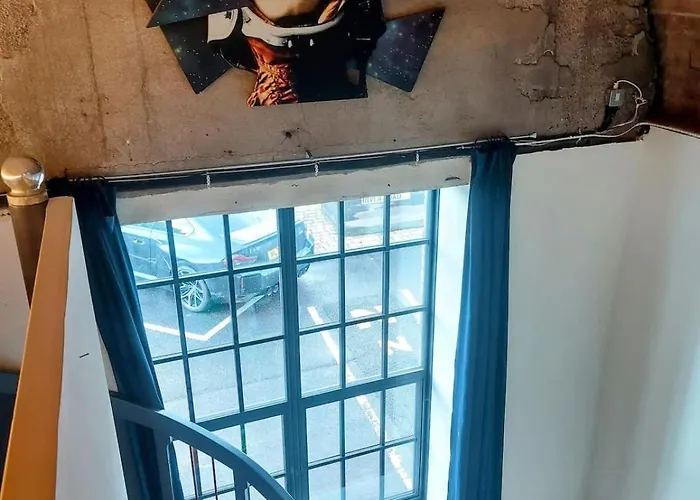 Apartamento Converted Factory Loft - Free Parking With No Height Restrictions X 2