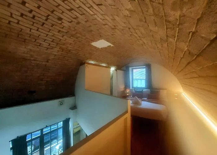 Converted Factory Loft - Free Parking With No Height Restrictions X 2 * Bristol