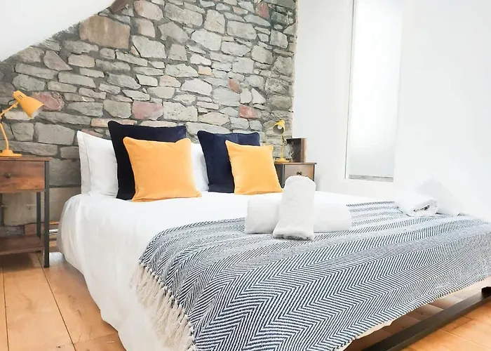 Converted Factory Loft - Free Parking With No Height Restrictions X 2 * Bristol