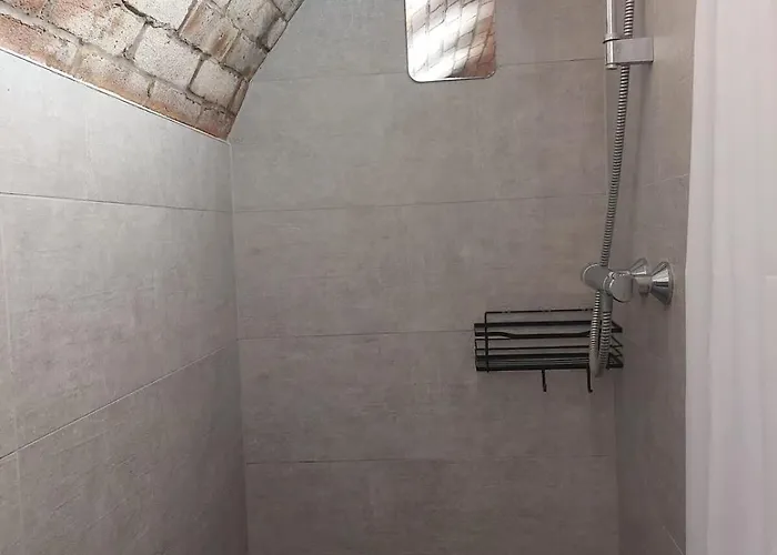 Converted Factory Loft - Free Parking With No Height Restrictions X 2 * Bristol